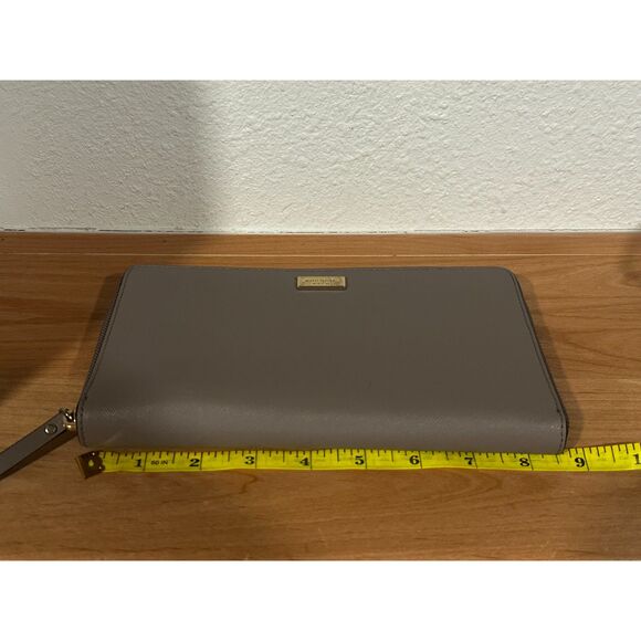 Kate Spade New York Bixby Place Neda Patent Leather Zip Around Wallet Hare Grey - Picture 3 of 8